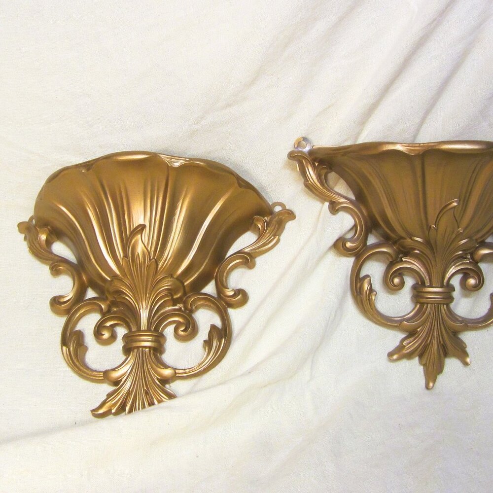 VTG PAIR OF WALL POCKET DECOR, URN STYLE, HOLLYWOOD REGENCY